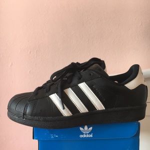 Adidas superstar